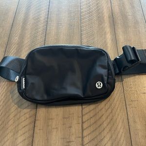 Lululemon Everywhere Belt Bag 1L